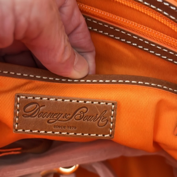 Dooney & Bourke Epcot Flower and Garden Bag NWT - Picture 6 of 6